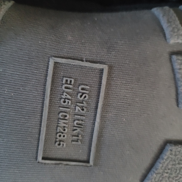 Slippers shoes black color with teddy inside - Picture 6 of 6